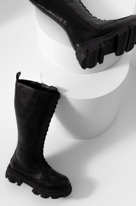 Answear Lab ghete de piele femei, culoarea negru, cu platforma, izolare usoara