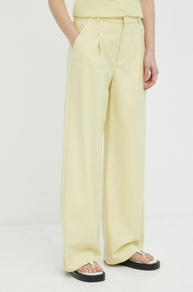 Gestuz pantaloni din lana culoarea galben, lat, high waist