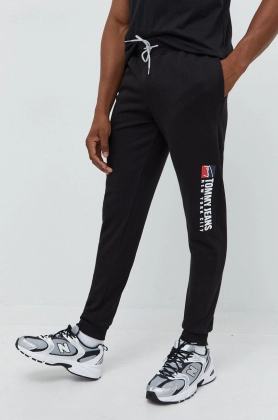 Tommy Jeans pantaloni de trening barbati, culoarea negru, cu imprimeu
