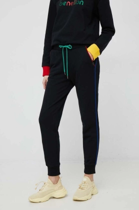 United Colors of Benetton pantaloni de trening din bumbac culoarea negru, modelator